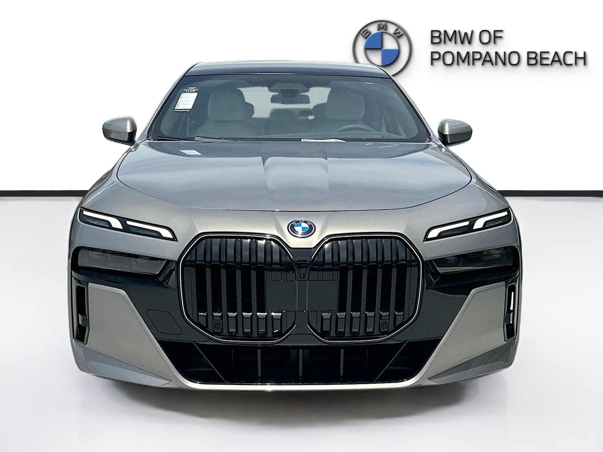 New 2026 BMW 750e xDrive AWD/4WD image 2