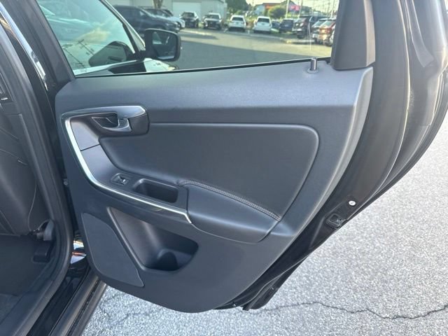 Used 2016 Volvo XC60 T5 Premier w/ Proximity Package AWD/4WD image 6