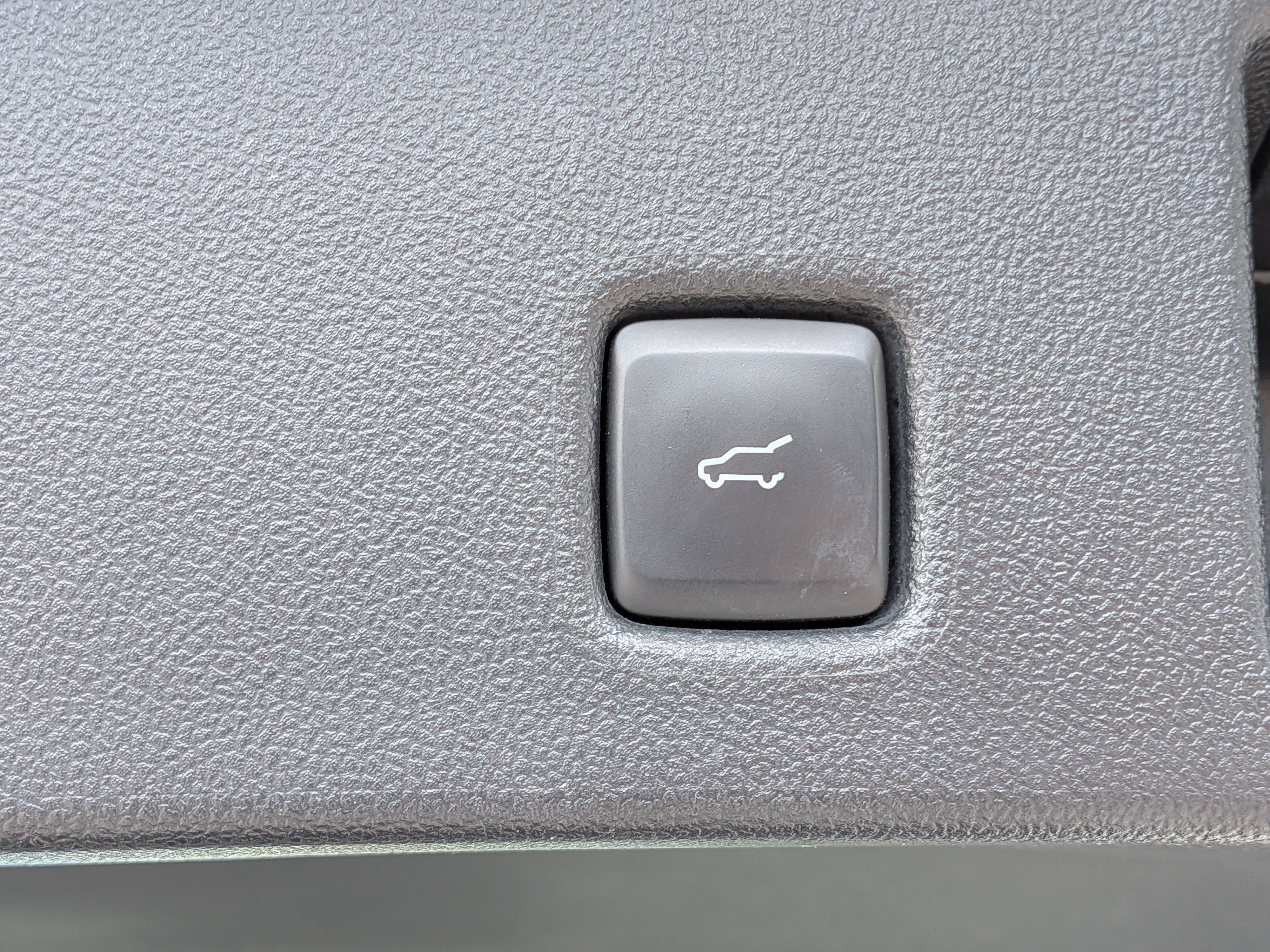 Used 2020 Ford Escape SE Sport image 14