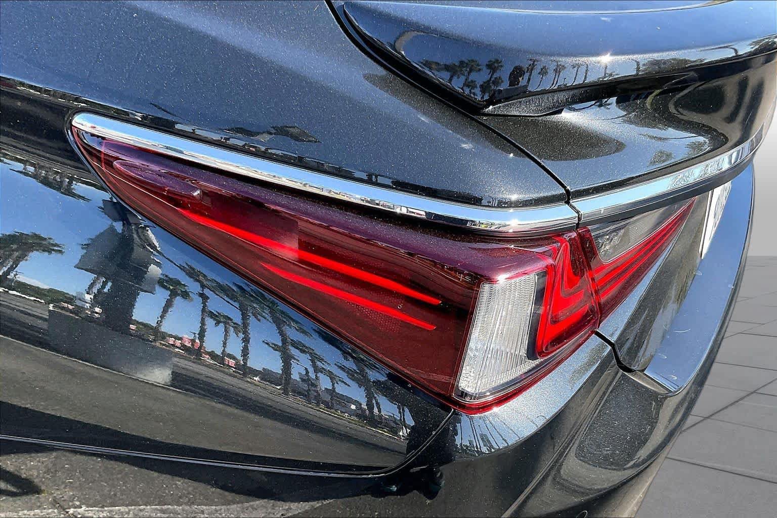 Used 2021 Lexus ES 350 w/ Premium Package FWD image 27