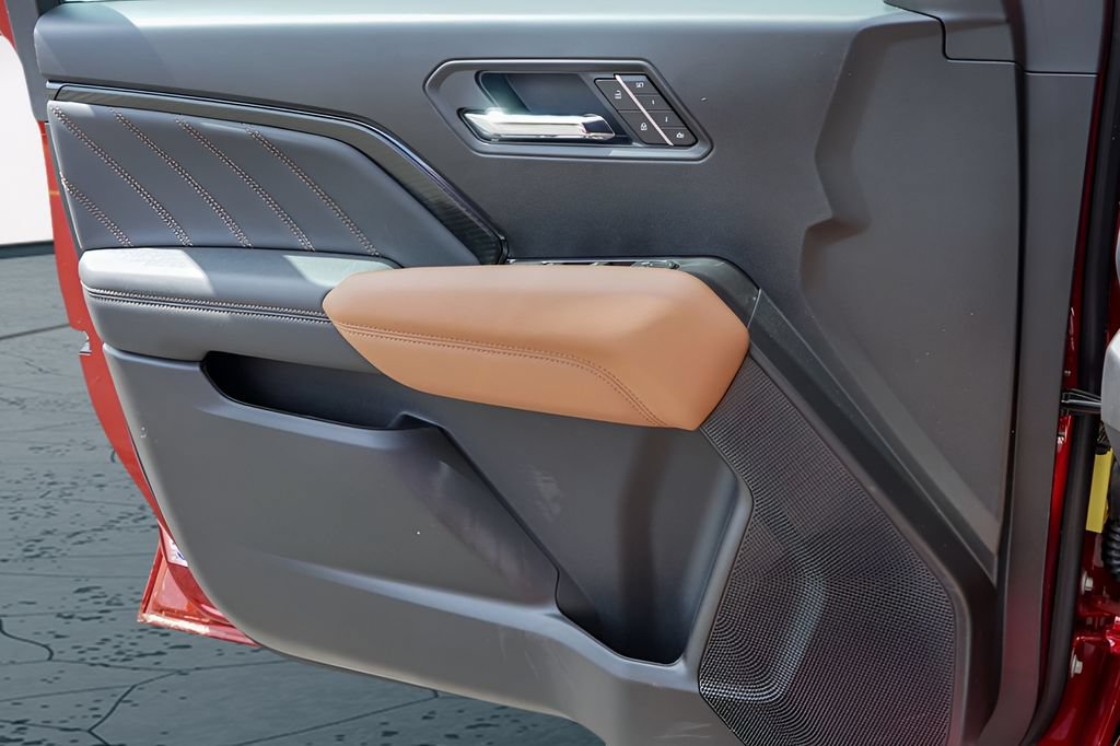 New 2026 GMC Canyon AT4 w/ Technology Plus Package AWD/4WD image 16