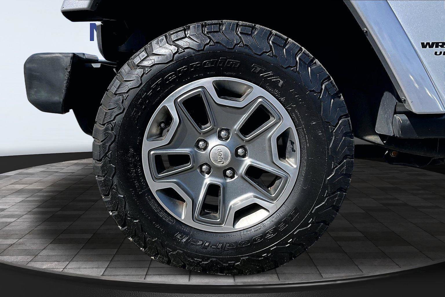 Used 2014 Jeep Wrangler Unlimited Rubicon w/ Dual Top Group AWD/4WD image 35