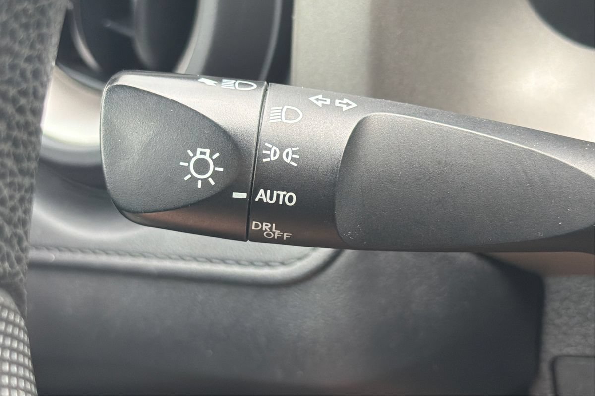 Used 2017 Toyota RAV4 LE FWD image 17