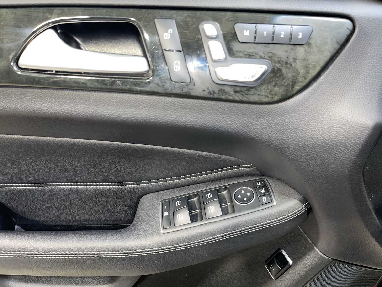 Used 2019 Mercedes-Benz GLE 400 4MATIC image 23