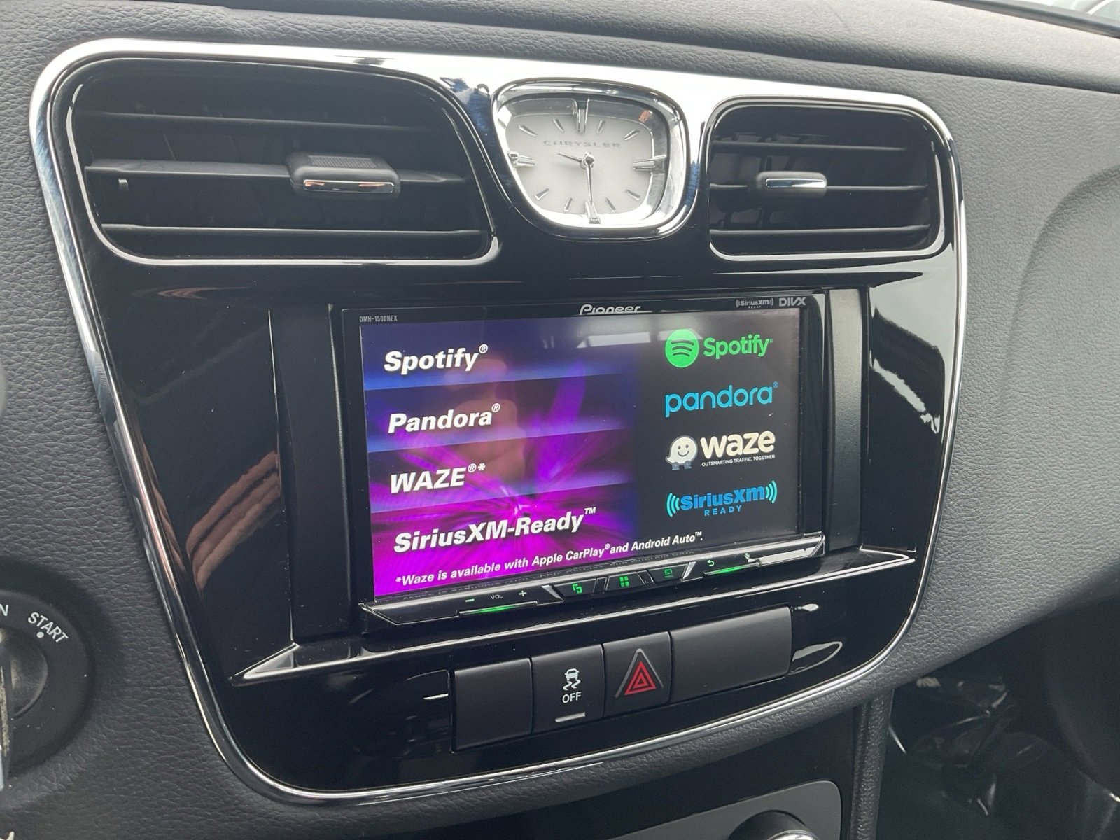 Used 2013 Chrysler 200 Touring image 17