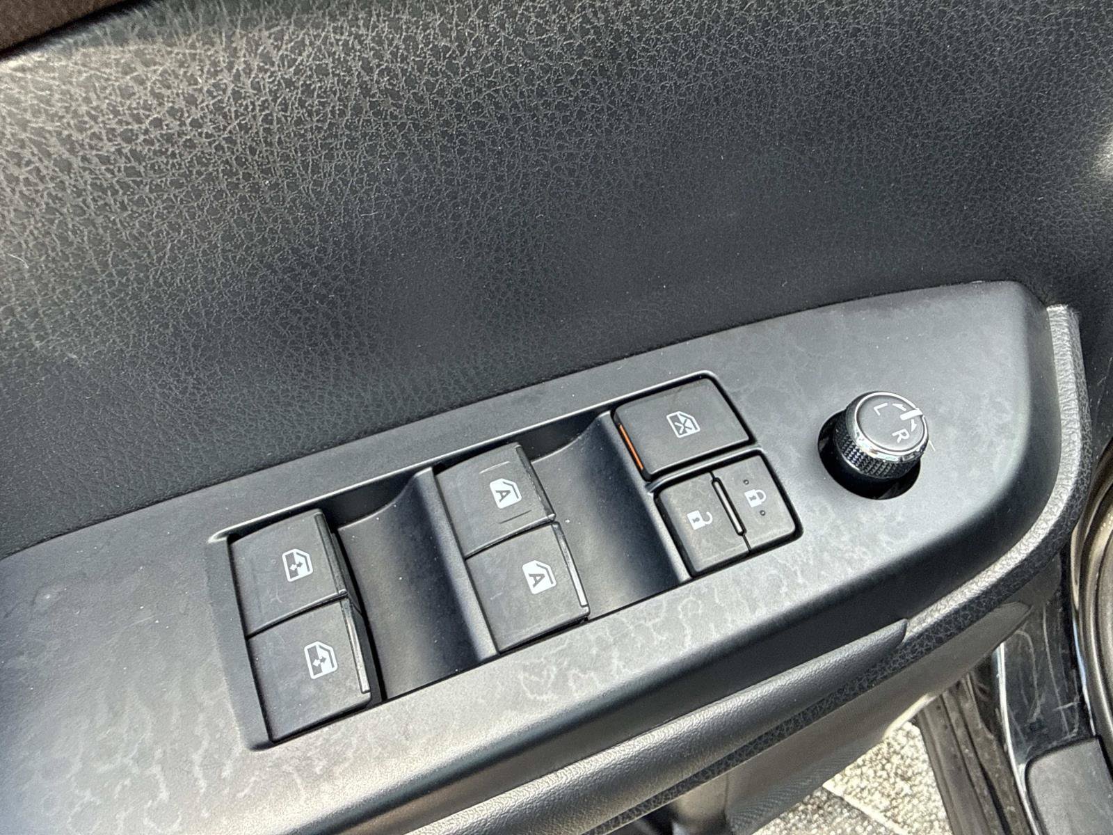 Used 2019 Toyota Highlander XLE AWD/4WD image 20