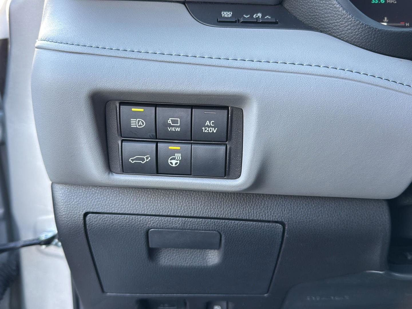 Used 2024 Toyota Highlander Platinum image 22