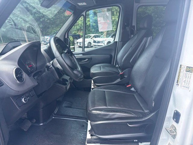 Used 2025 Mercedes-Benz Sprinter 2500 image 11