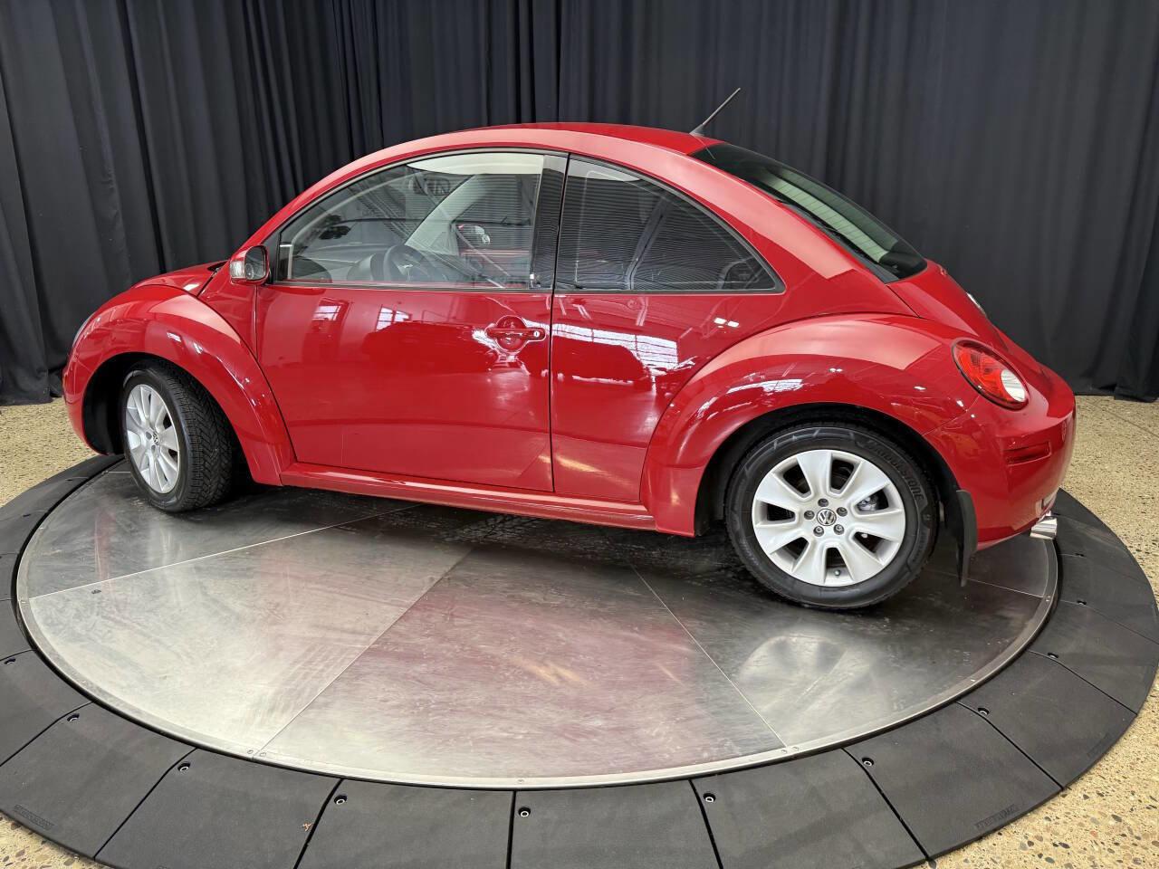 Used 2008 Volkswagen Beetle S FWD image 12