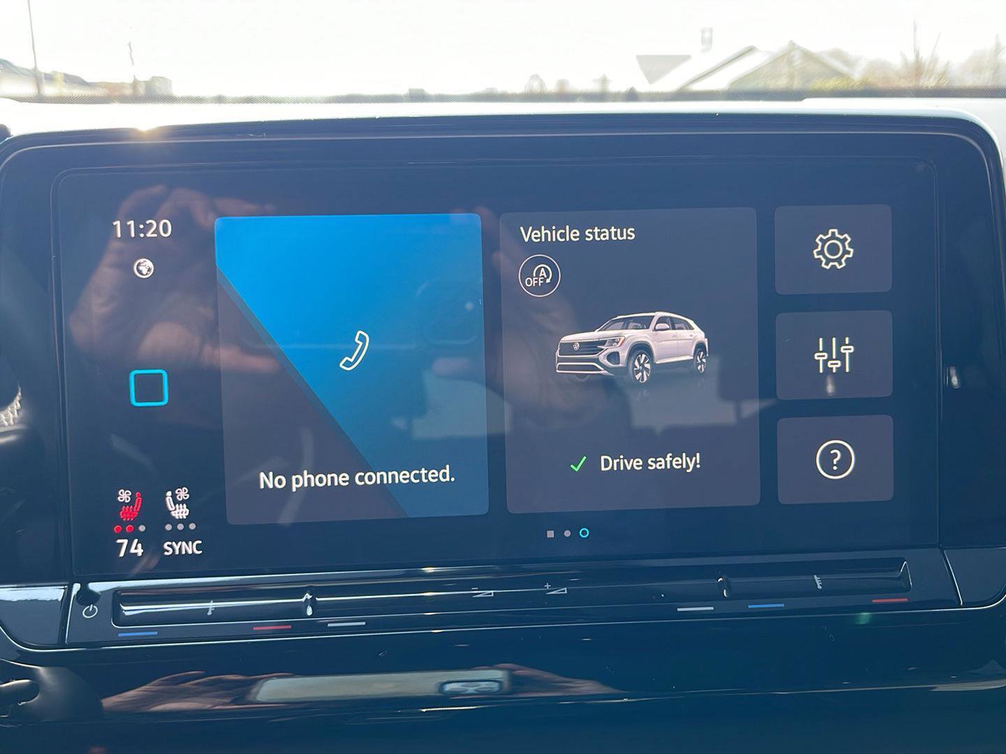 Used 2024 Volkswagen Atlas Cross Sport SE image 31