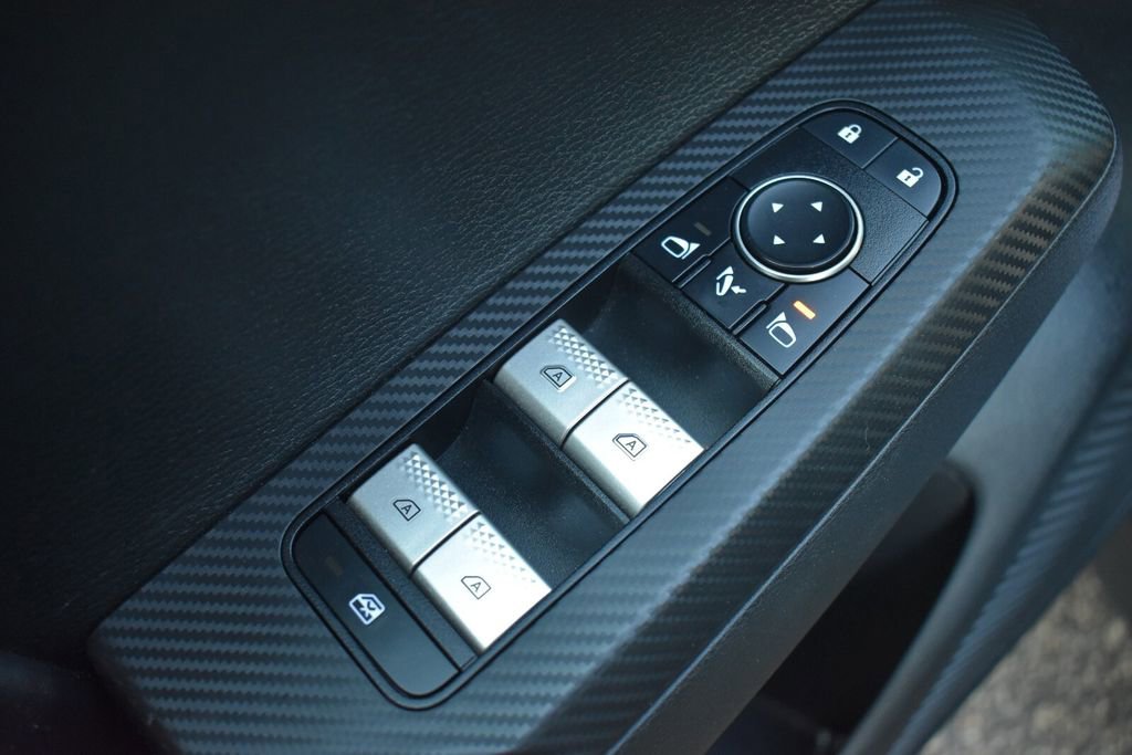 Used 2023 Mitsubishi Outlander SE image 23