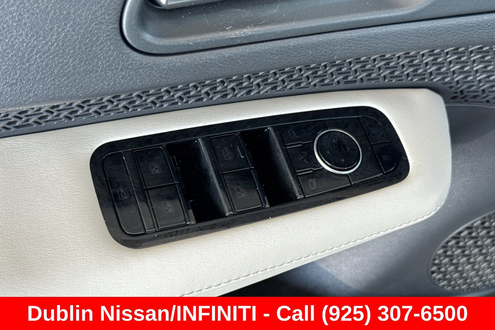 Used 2024 Nissan Ariya AWD image 13