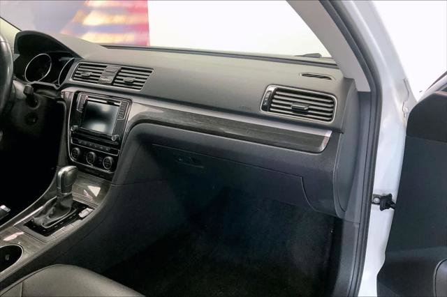 Used 2018 Volkswagen Passat 2.0T SE FWD image 21