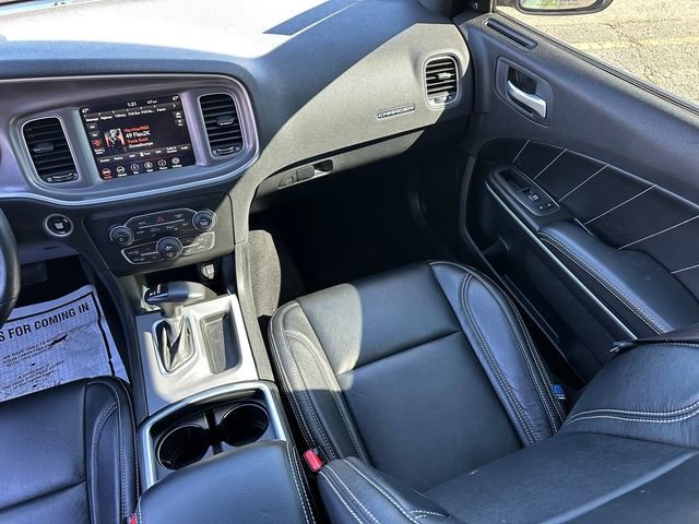 Used 2022 Dodge Charger SXT w/ Navigation & Travel Group image 16