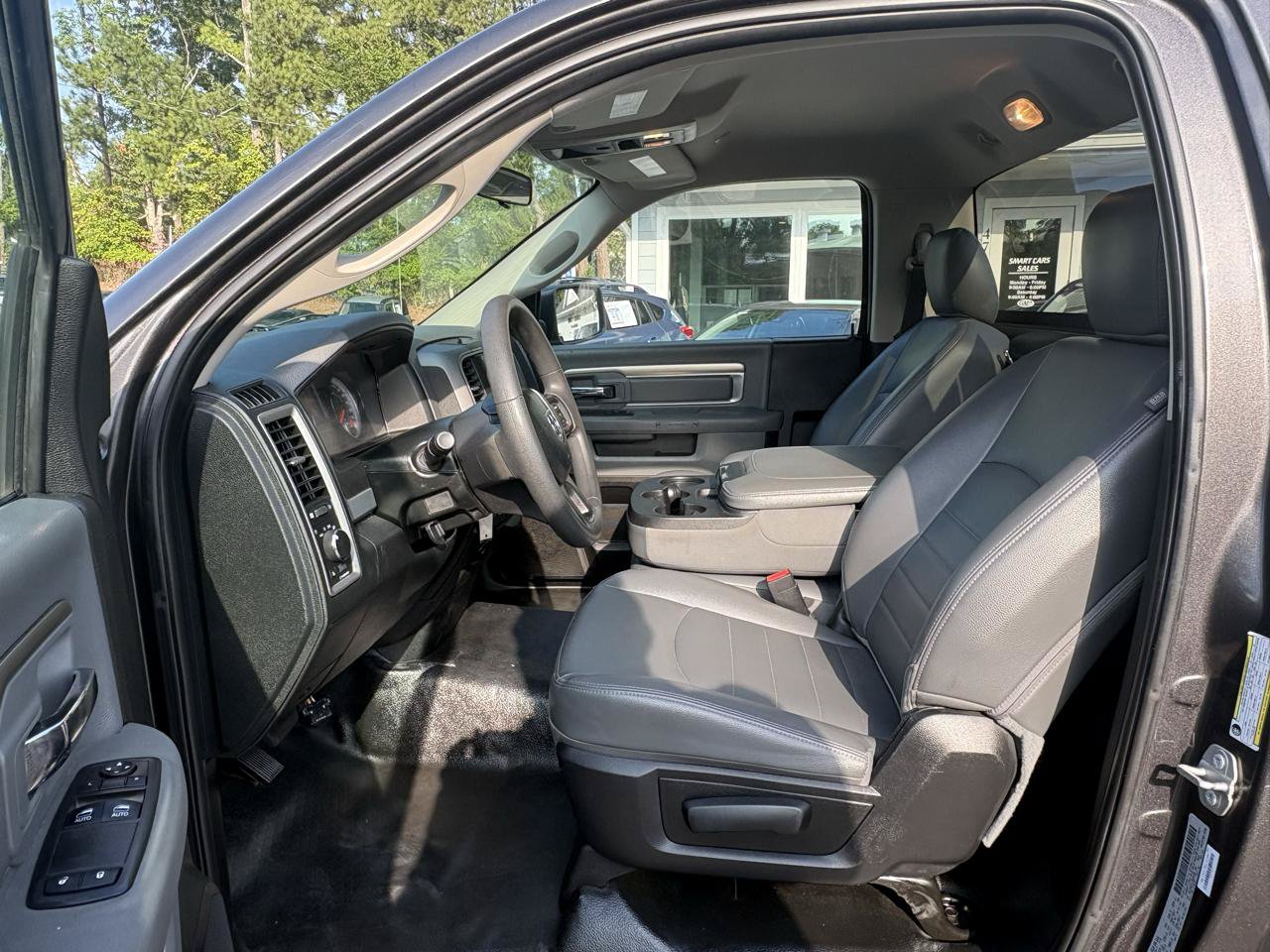 Used 2018 RAM 1500 Express RWD image 9