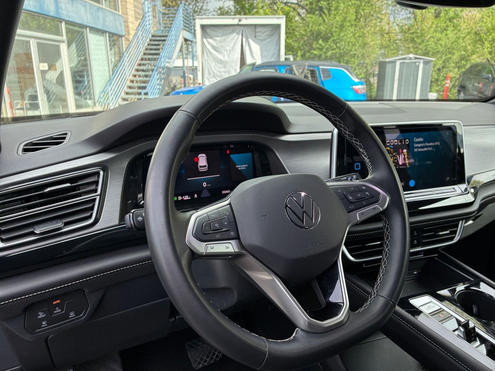 Used 2025 Volkswagen Atlas Cross Sport SE image 36