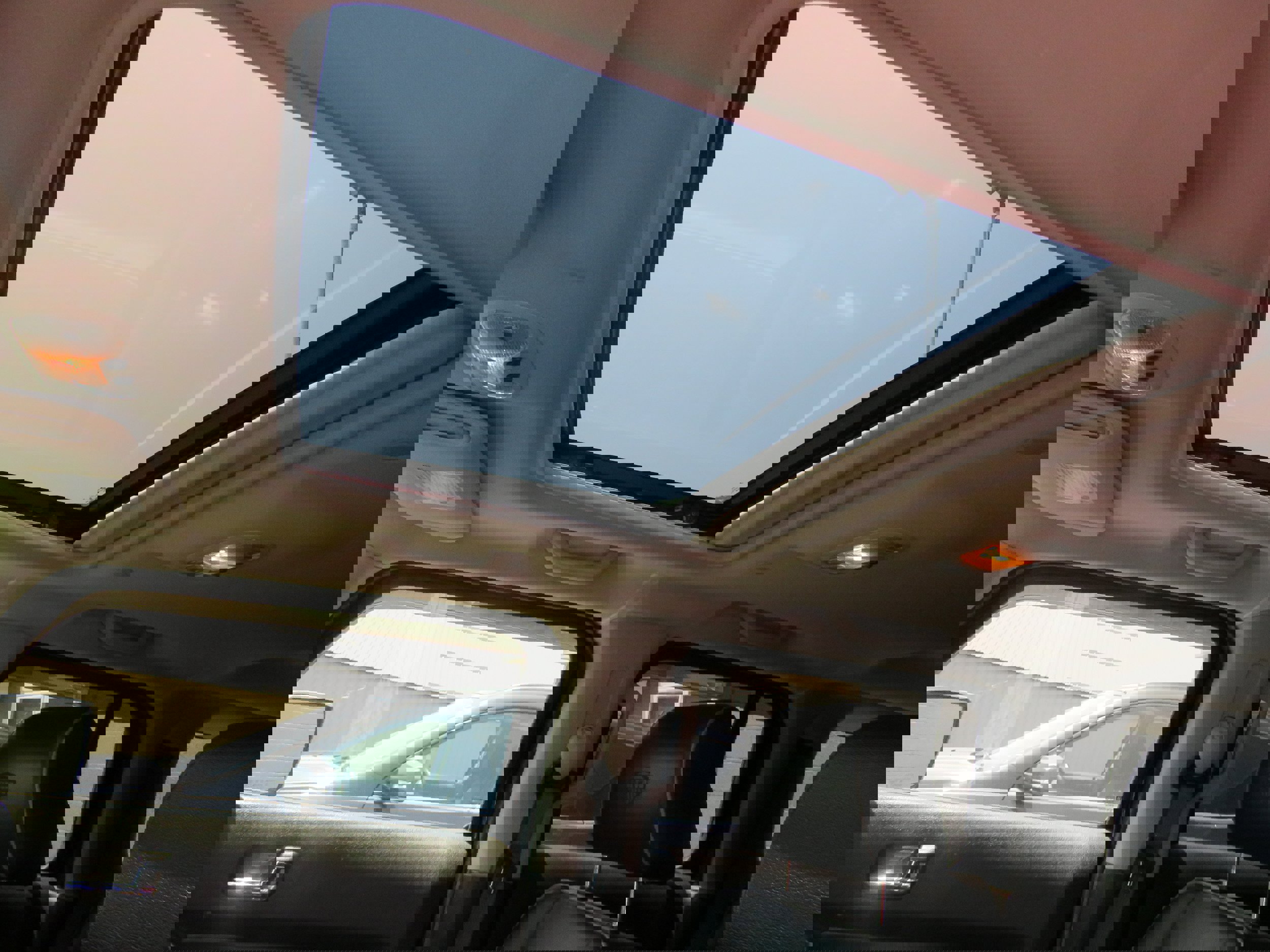 Used 2010 HUMMER H3 Alpha image 12