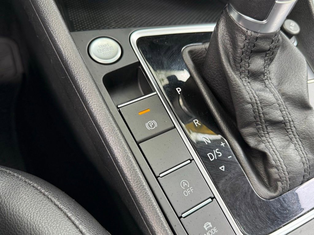 Used 2019 Volkswagen Jetta SEL w/ Cold Weather Package image 49