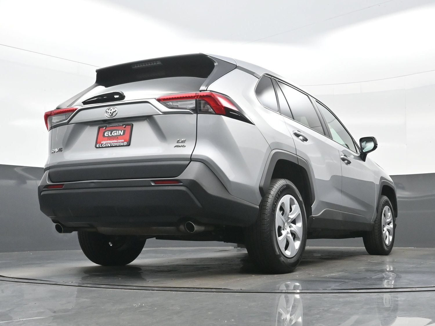 Used 2024 Toyota RAV4 LE AWD/4WD image 29