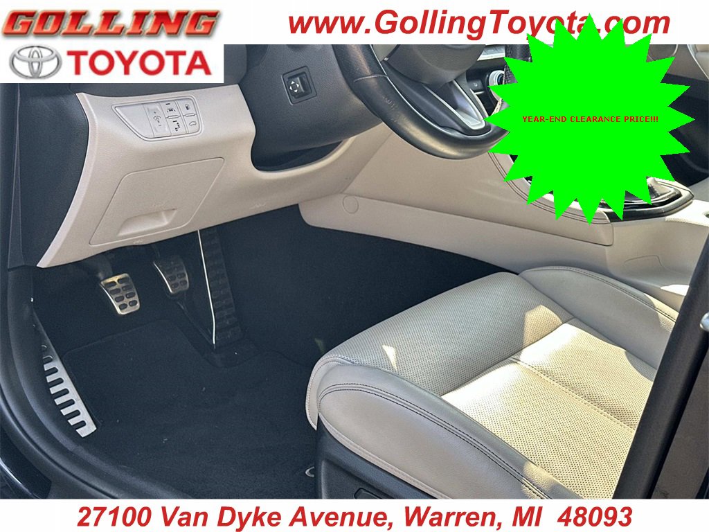 Used 2020 Genesis G70 2.0T Sport image 19