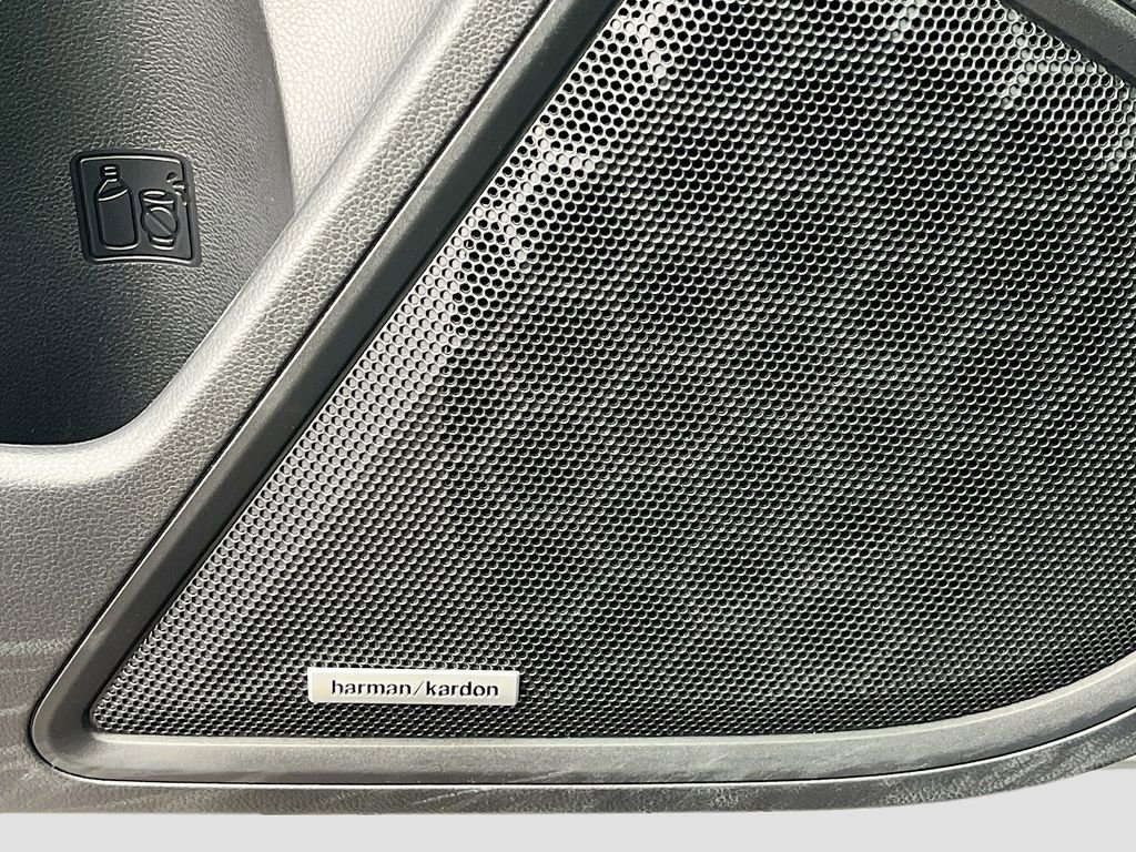 Used 2025 Subaru Outback Touring image 19