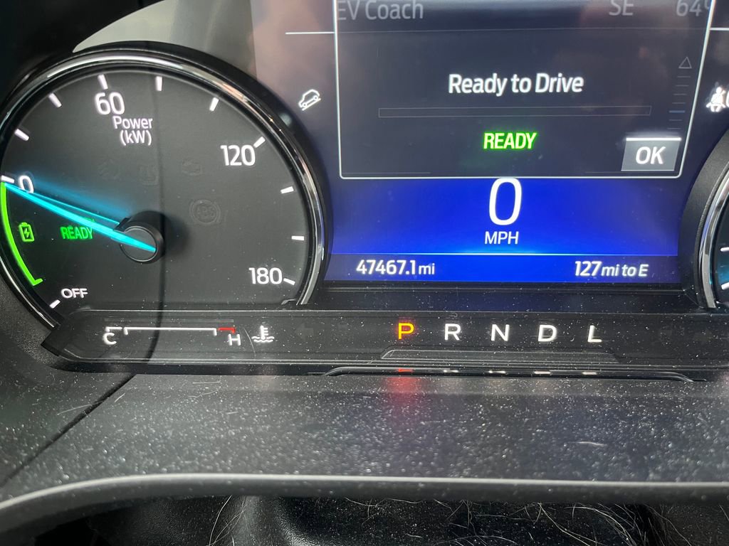 Used 2021 Ford Escape SE w/ SE Sport Appearance Package image 31