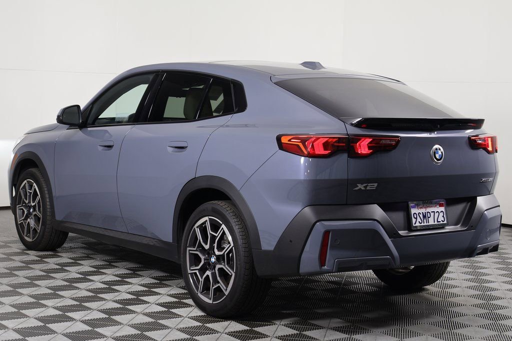 Certified 2025 BMW X2 xDrive28i w/ Technology Package image 6