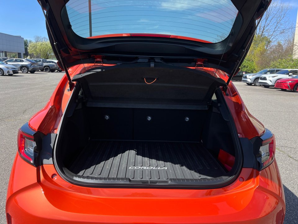 Certified 2025 Toyota Corolla SE image 18