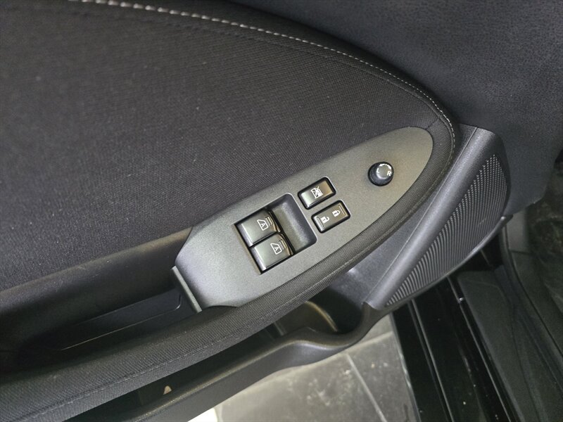 Used 2019 Nissan 370Z Roadster RWD image 13
