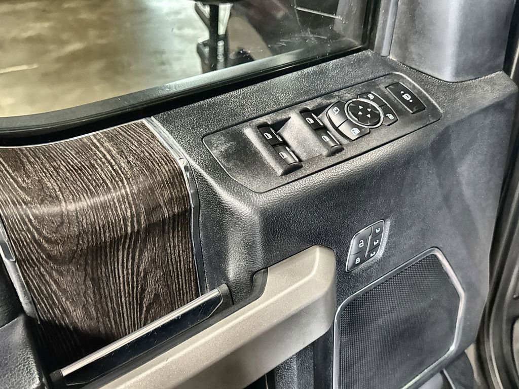 Used 2020 Ford F250 Lariat w/ Lariat Value Package AWD/4WD image 14