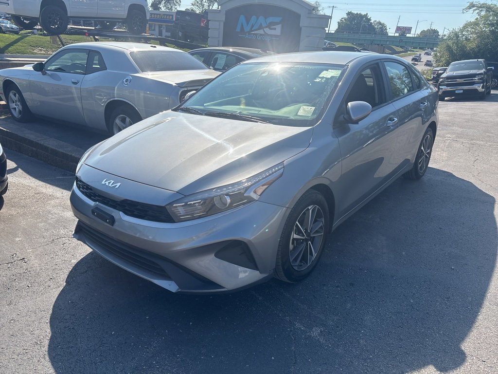 Used 2023 Kia Forte LXS image 2