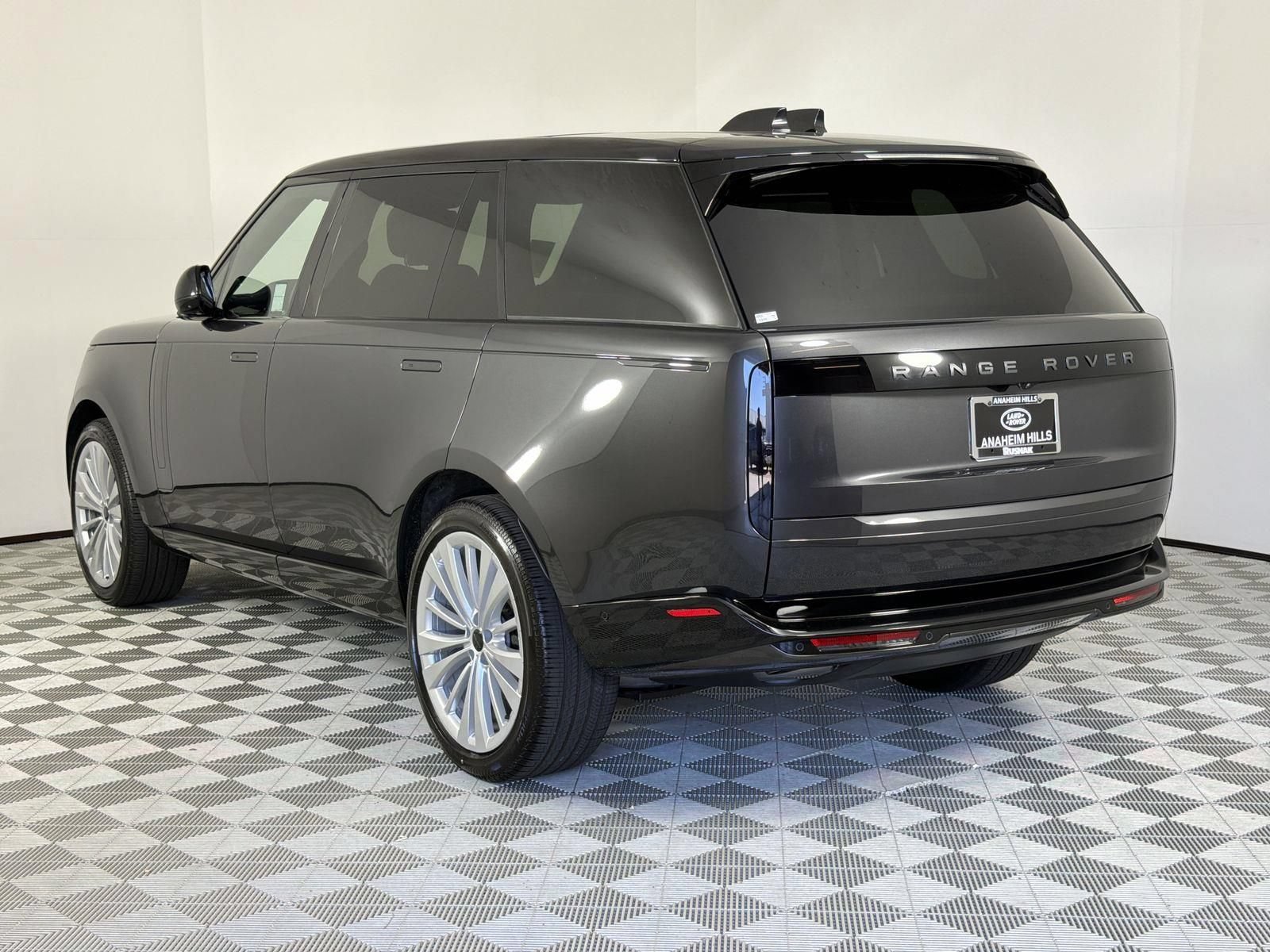 New 2026 Land Rover Range Rover Long Wheelbase SE AWD/4WD image 3