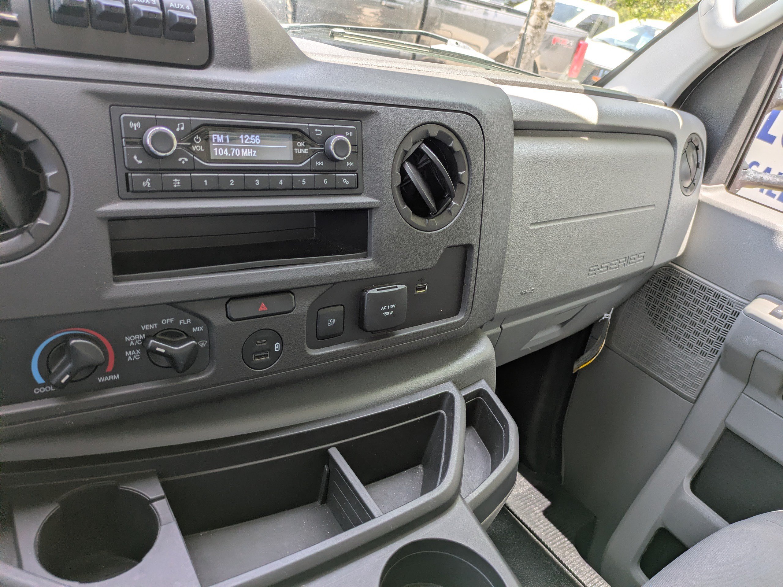 Certified 2025 Ford E-350 and Econoline 350 Super Duty w/ Power Equipment Group RWD image 21