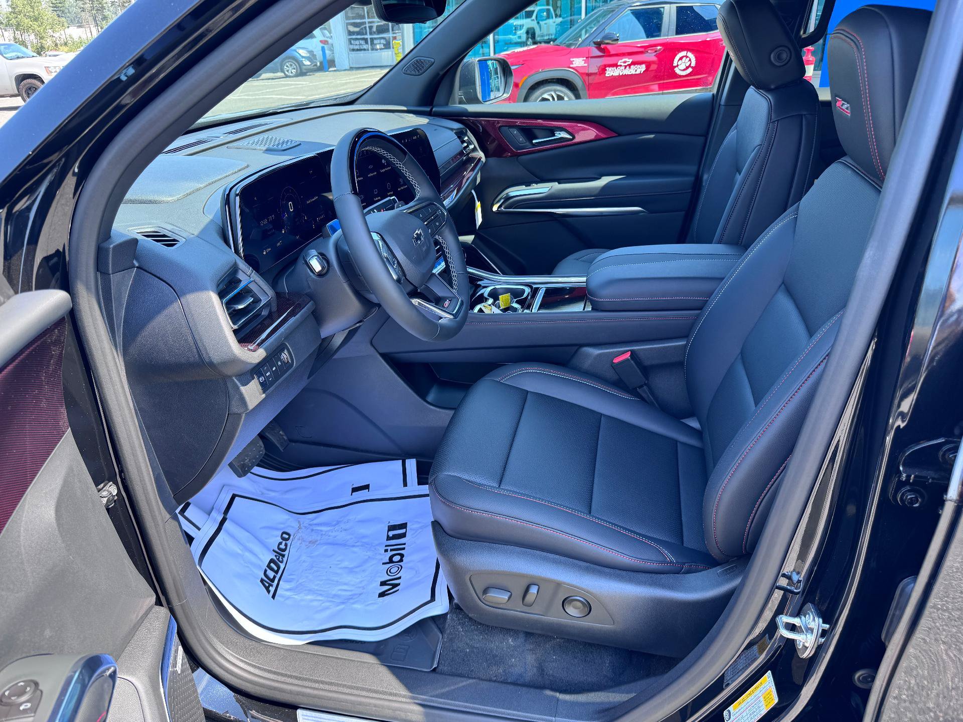 New 2026 Chevrolet Traverse Z71 w/ Enhanced Driving Package AWD/4WD image 10