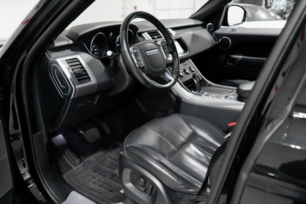 Used 2017 Land Rover Range Rover Sport HSE image 8