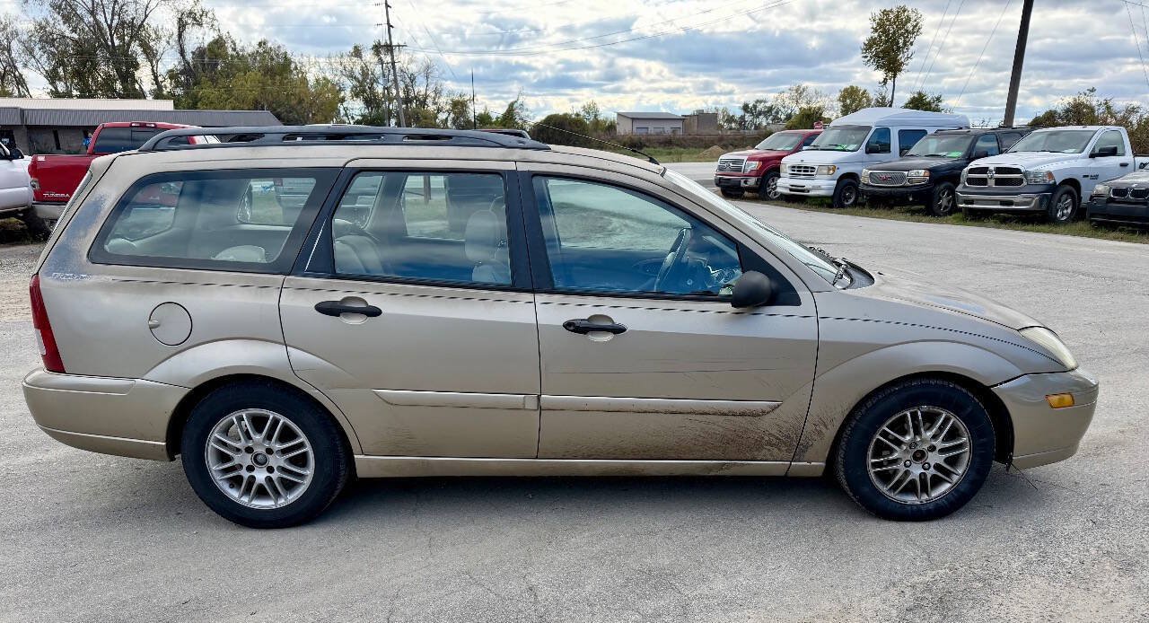 Used 2002 Ford Focus SE FWD image 6