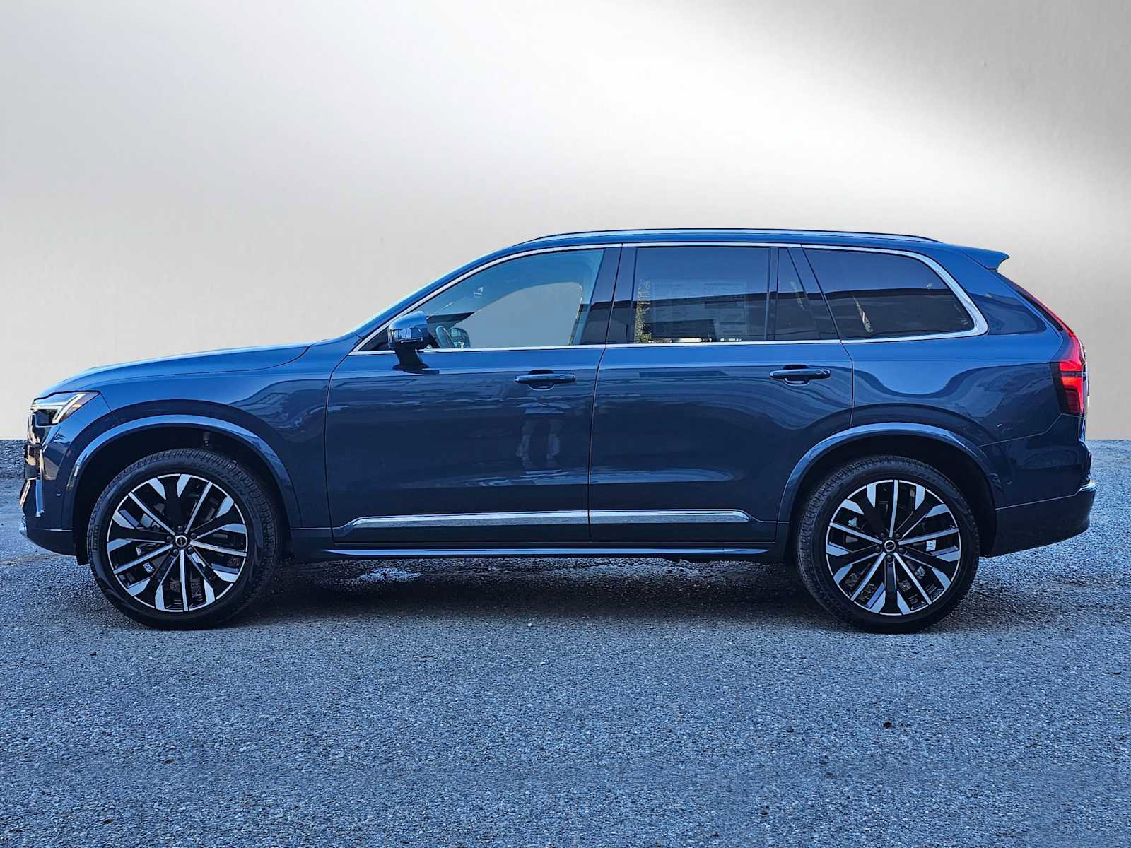 New 2026 Volvo XC90 B5 Plus image 4