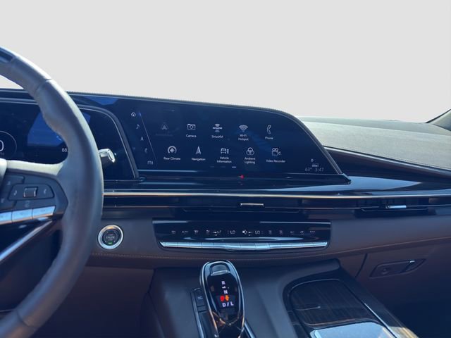 Used 2024 Cadillac Escalade Premium Luxury w/ Performance Package image 15