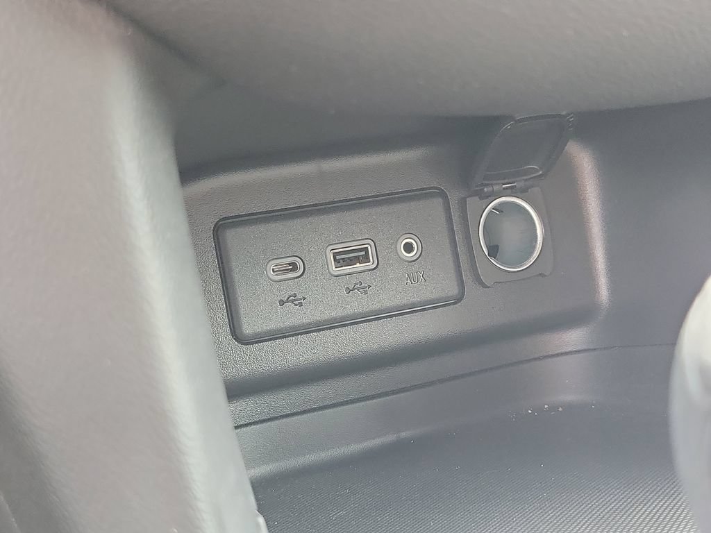Used 2024 Chevrolet Equinox LT FWD image 12