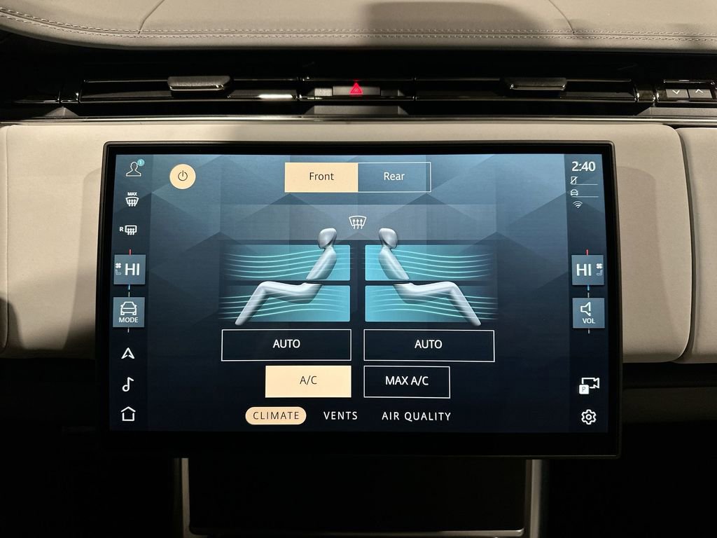 Used 2025 Land Rover Range Rover SV image 14