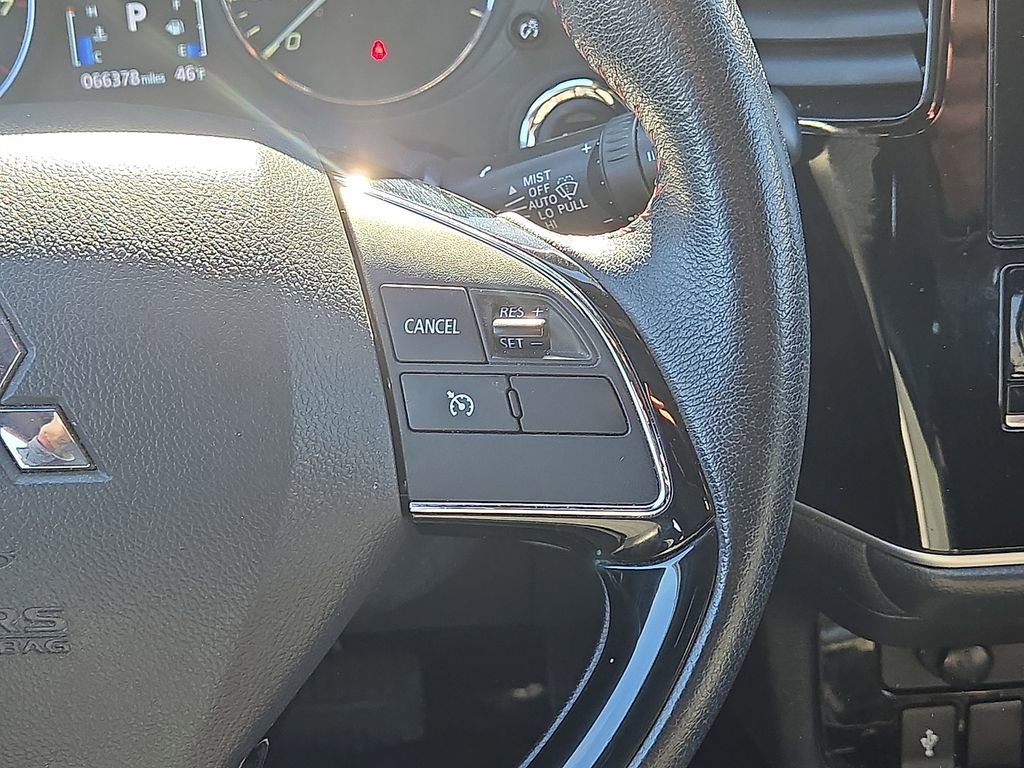 Used 2020 Mitsubishi Outlander LE image 19