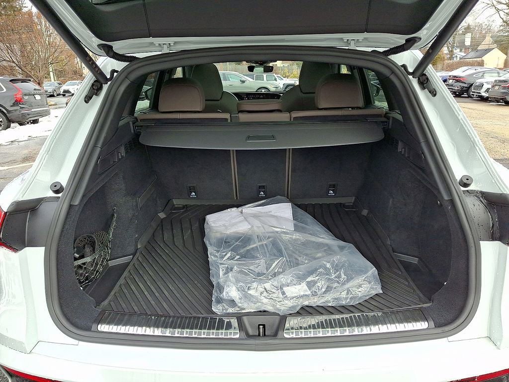 Certified 2025 Audi Q5 Premium Plus image 27