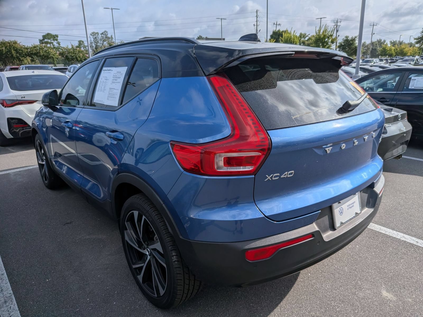 Used 2021 Volvo XC40 T5 R-Design w/ Climate Package AWD/4WD image 4