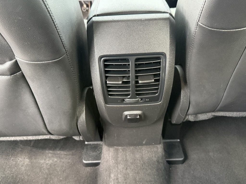 Used 2019 Ford Escape SE FWD image 21
