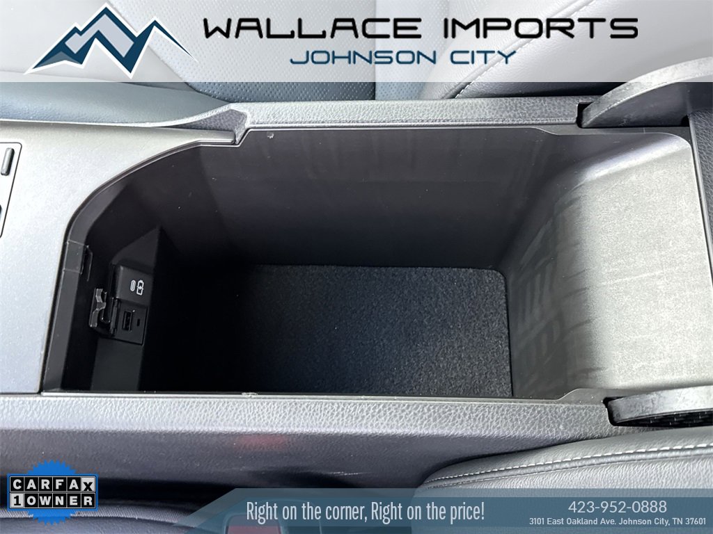 Used 2022 Toyota Camry XSE image 11