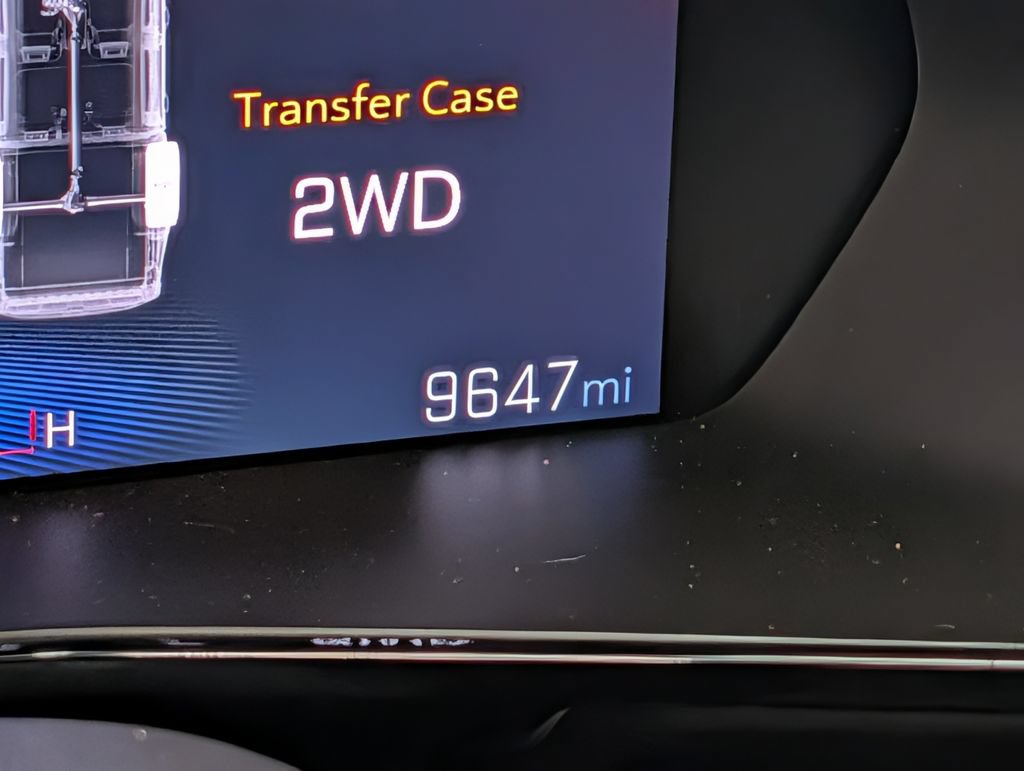 Used 2024 Chevrolet Colorado Z71 AWD/4WD image 17