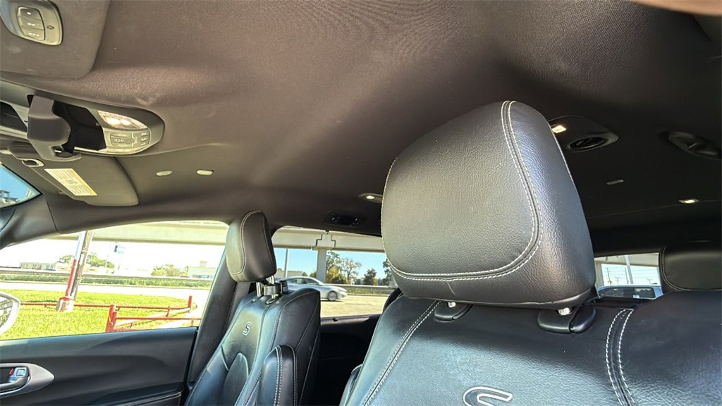 Used 2020 Chrysler Pacifica Touring-L Plus image 15