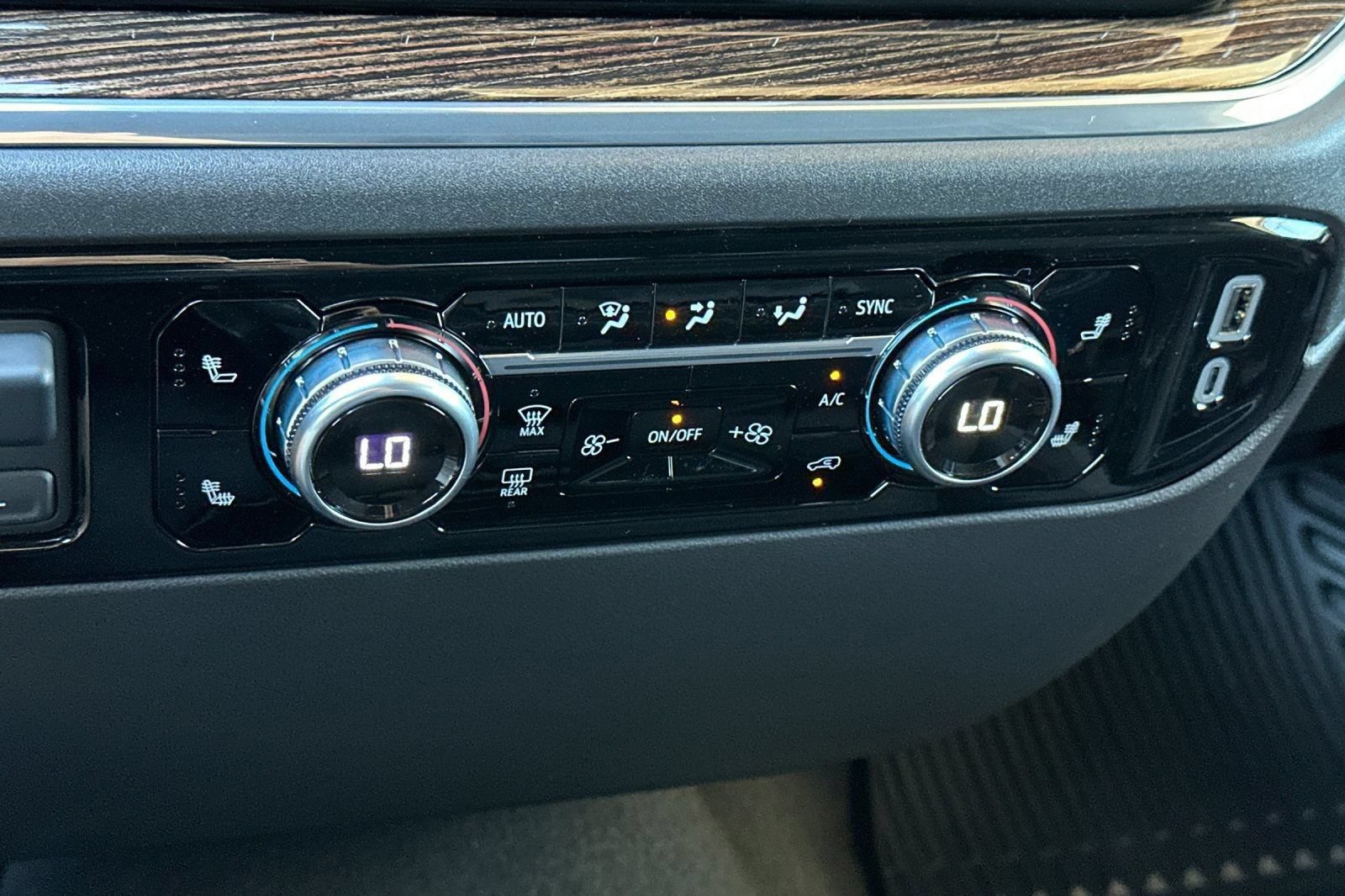 Certified 2024 GMC Sierra 1500 Elevation AWD/4WD image 18