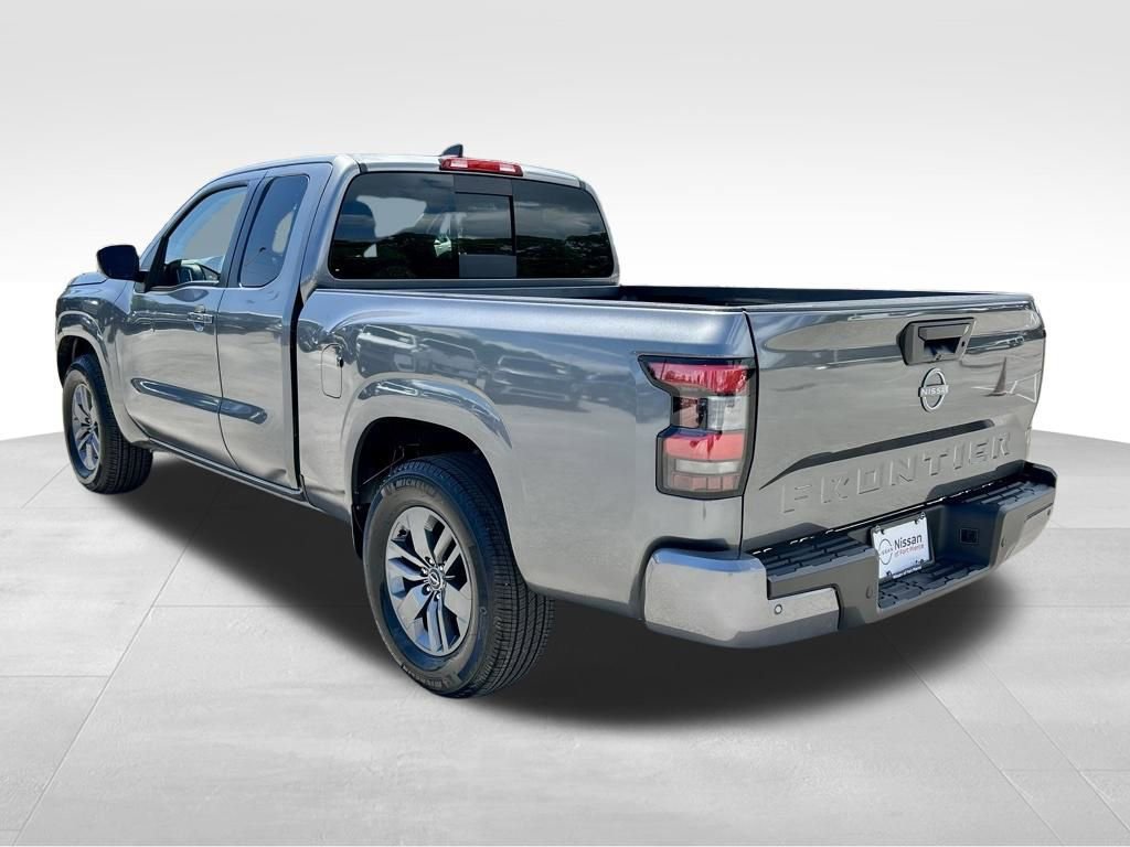 Certified 2025 Nissan Frontier SV RWD image 9