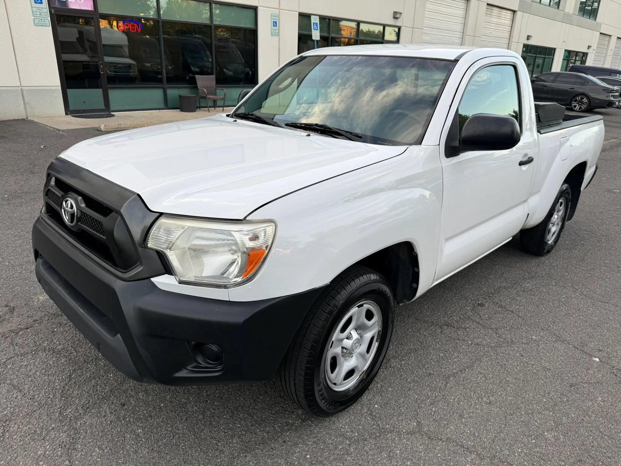 Used 2014 Toyota Tacoma 2WD Regular Cab image 11